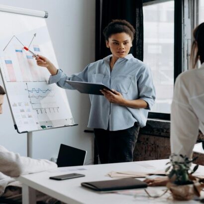 Flexible and Engaging Data Analytics Learning Experience