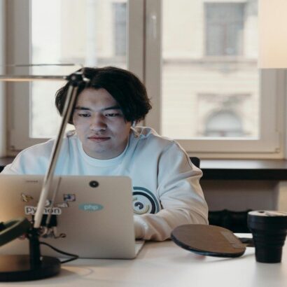 Crack Open Gen AI Secrets with Expert Teachers Online